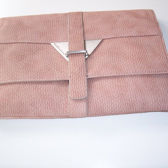 BCBGeneration Julia PIJ104GN Clutch - Picture 1 of 3